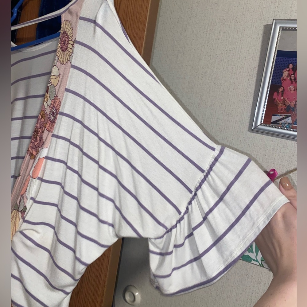 Open back Spring Top - Picture 3 of 3